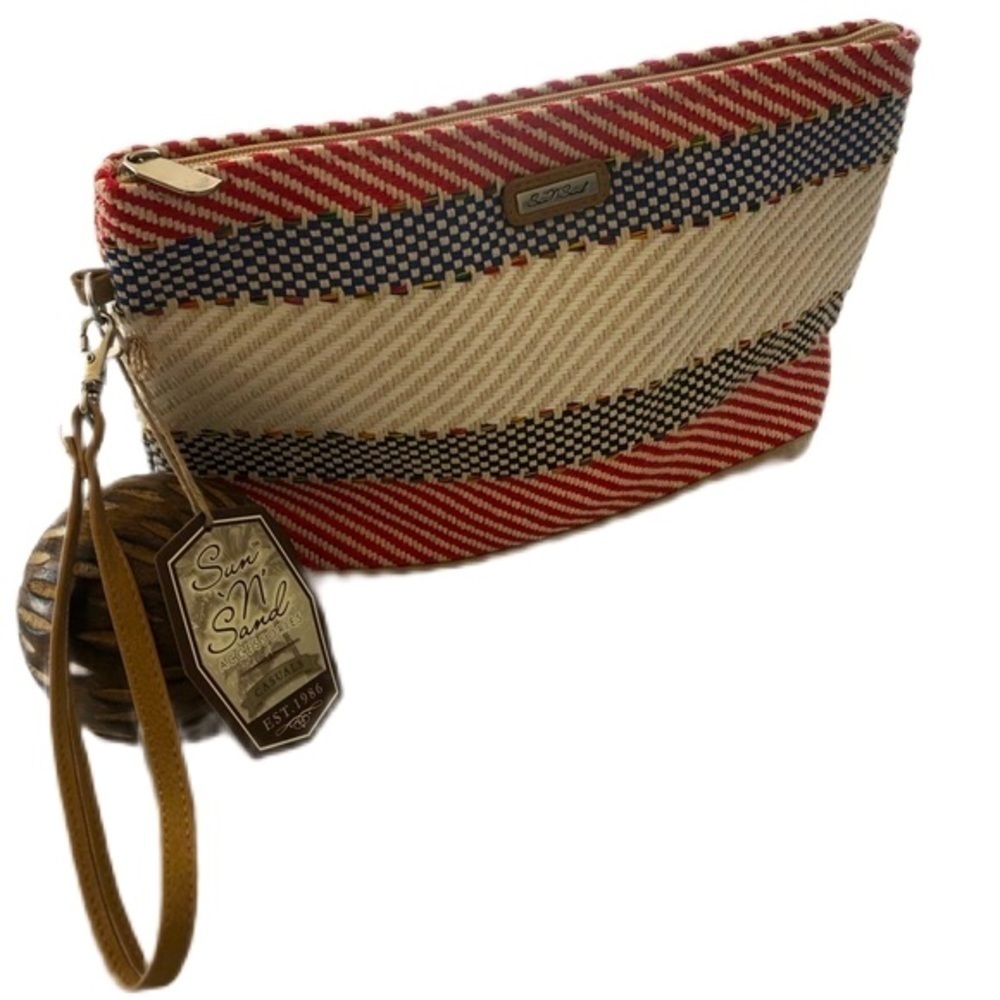 NWT Sun N’ Sand Woven Wristlet